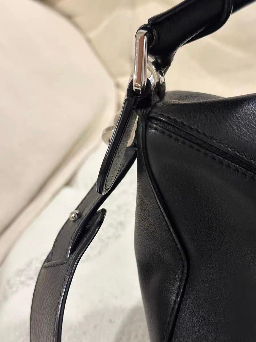 Loewe Puzzle Small Black Smooth Leather White Logo With Metal Feet 2016 en vente 9