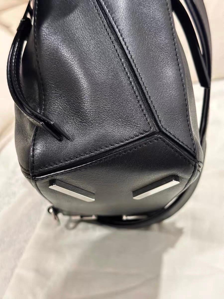 Loewe Puzzle Small Black Smooth Leather White Logo With Metal Feet 2016 en vente 11