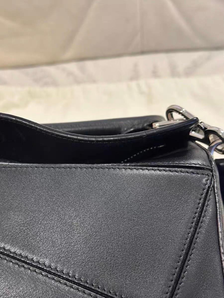 Loewe Puzzle Small Black Smooth Leather White Logo With Metal Feet 2016 en vente 15