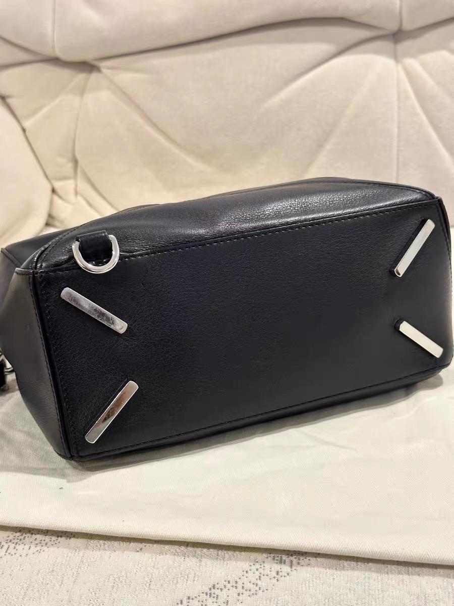 Loewe Puzzle Small Black Smooth Leather White Logo With Metal Feet 2016 en vente 4