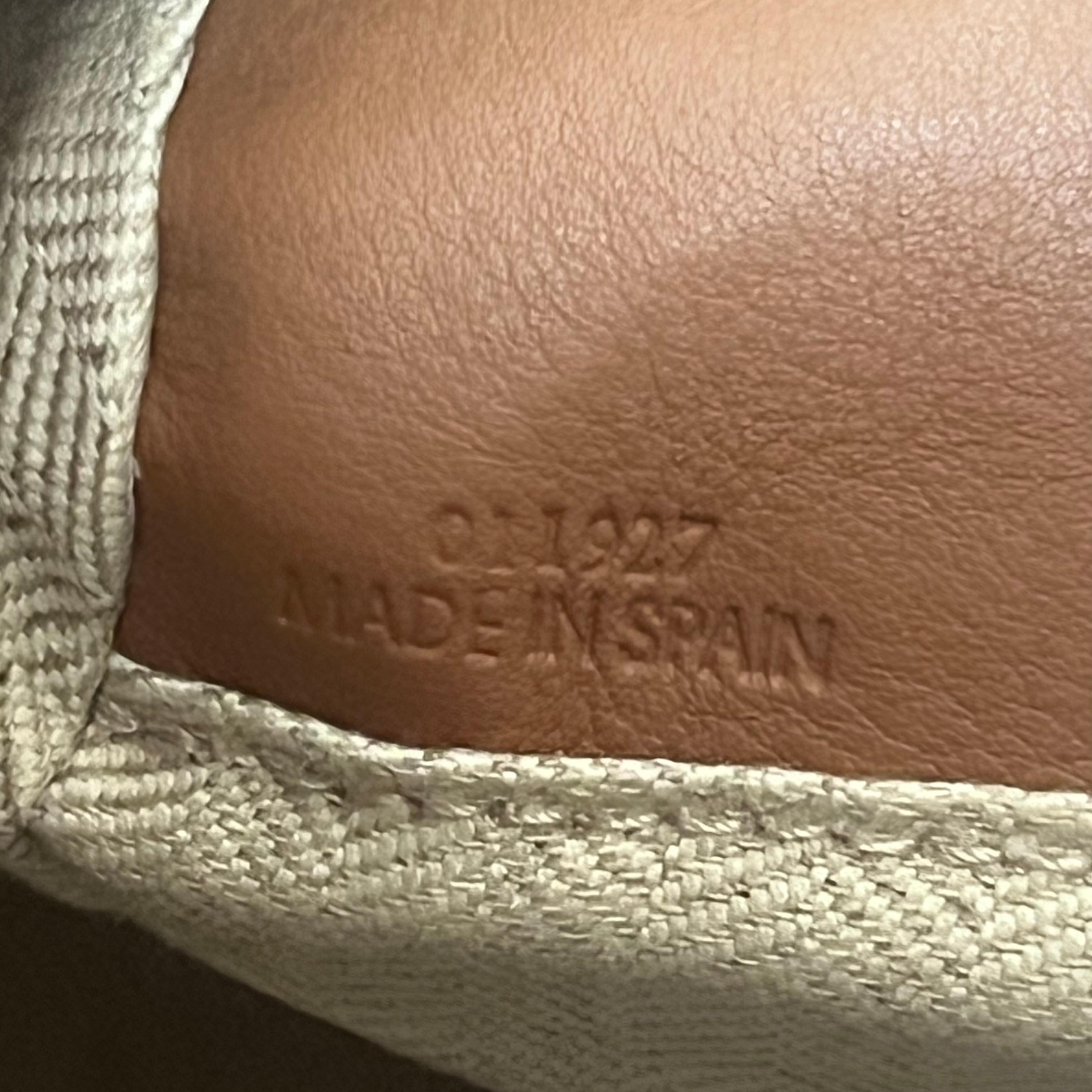 Loewe Puzzle Small Black White Brown Stripes Crossbody Bag 2019 en vente 11