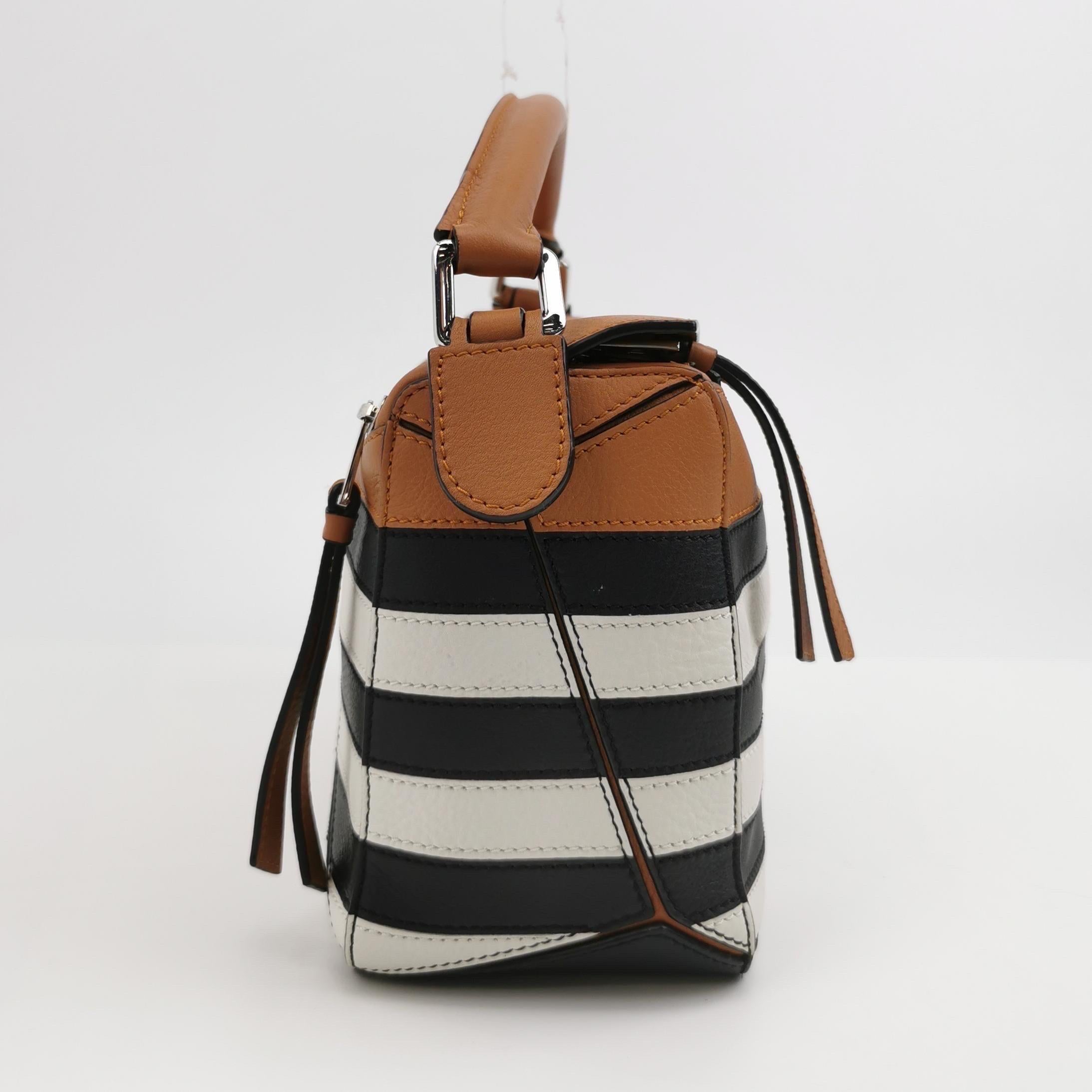 Marrone Borsa a tracolla Loewe Puzzle Small Black White Brown Stripes in vendita