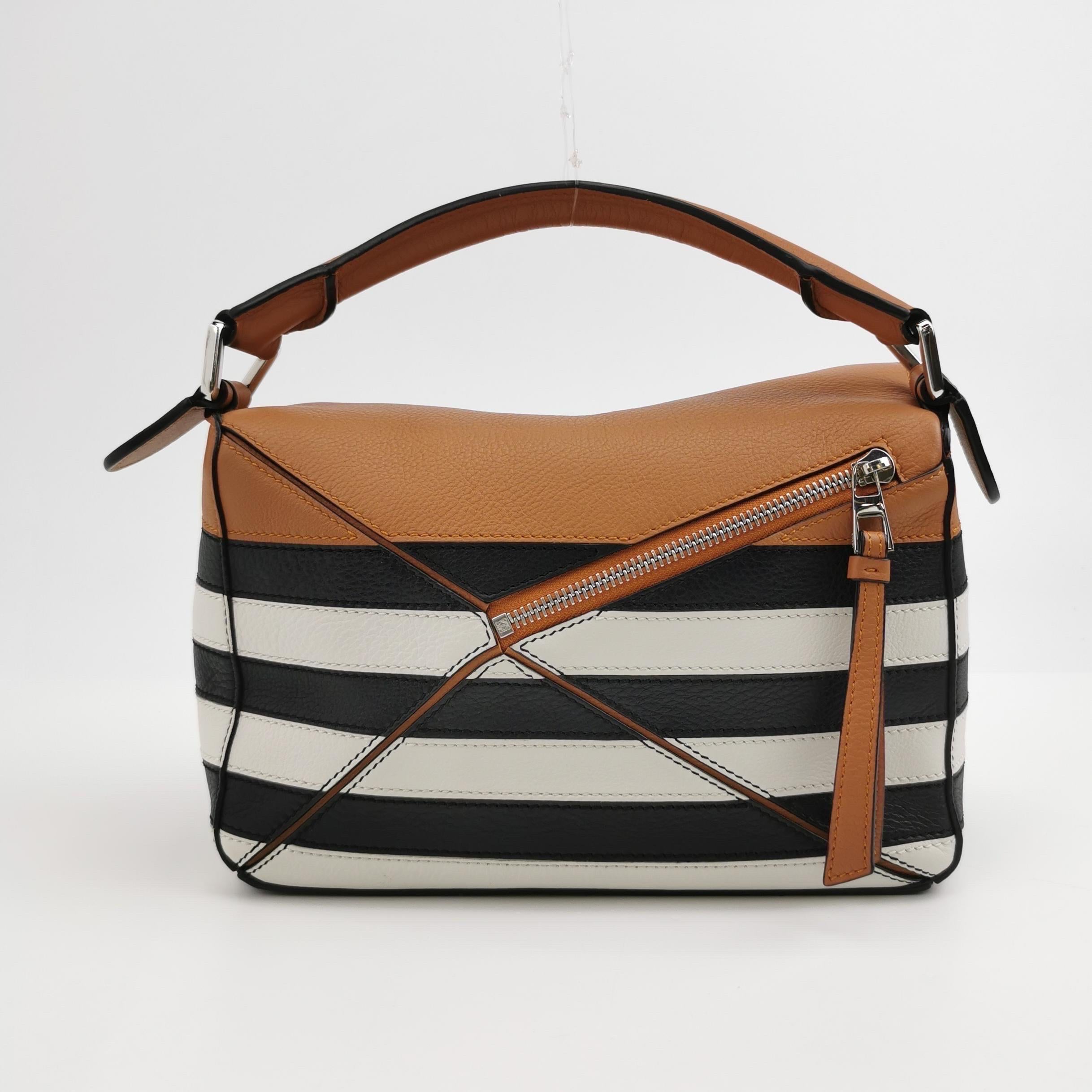 Borsa a tracolla Loewe Puzzle Small Black White Brown Stripes in vendita 2