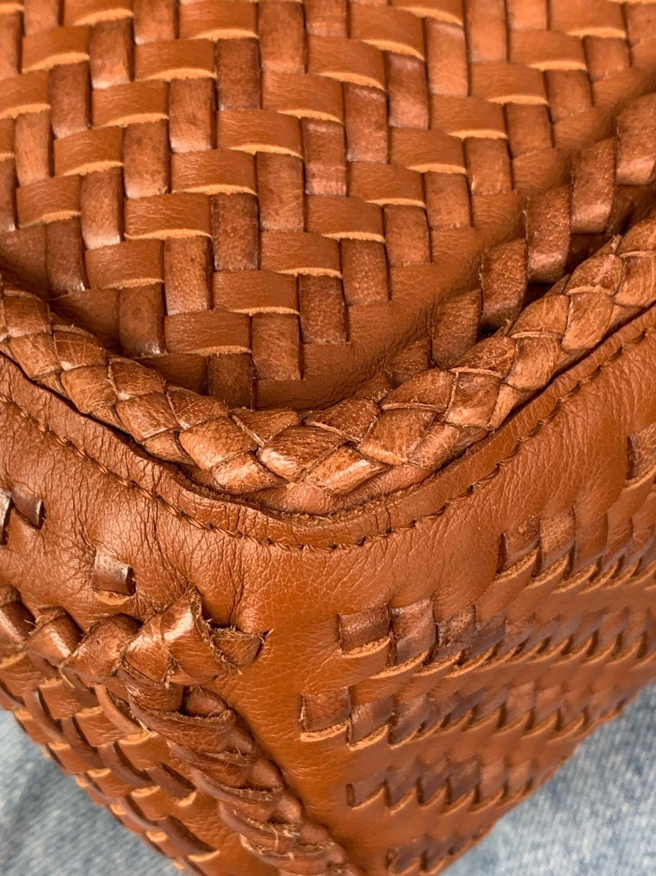 Loewe Puzzle Kleine geflochtene Ledertasche Braun Crossbody Tasche im Angebot 1