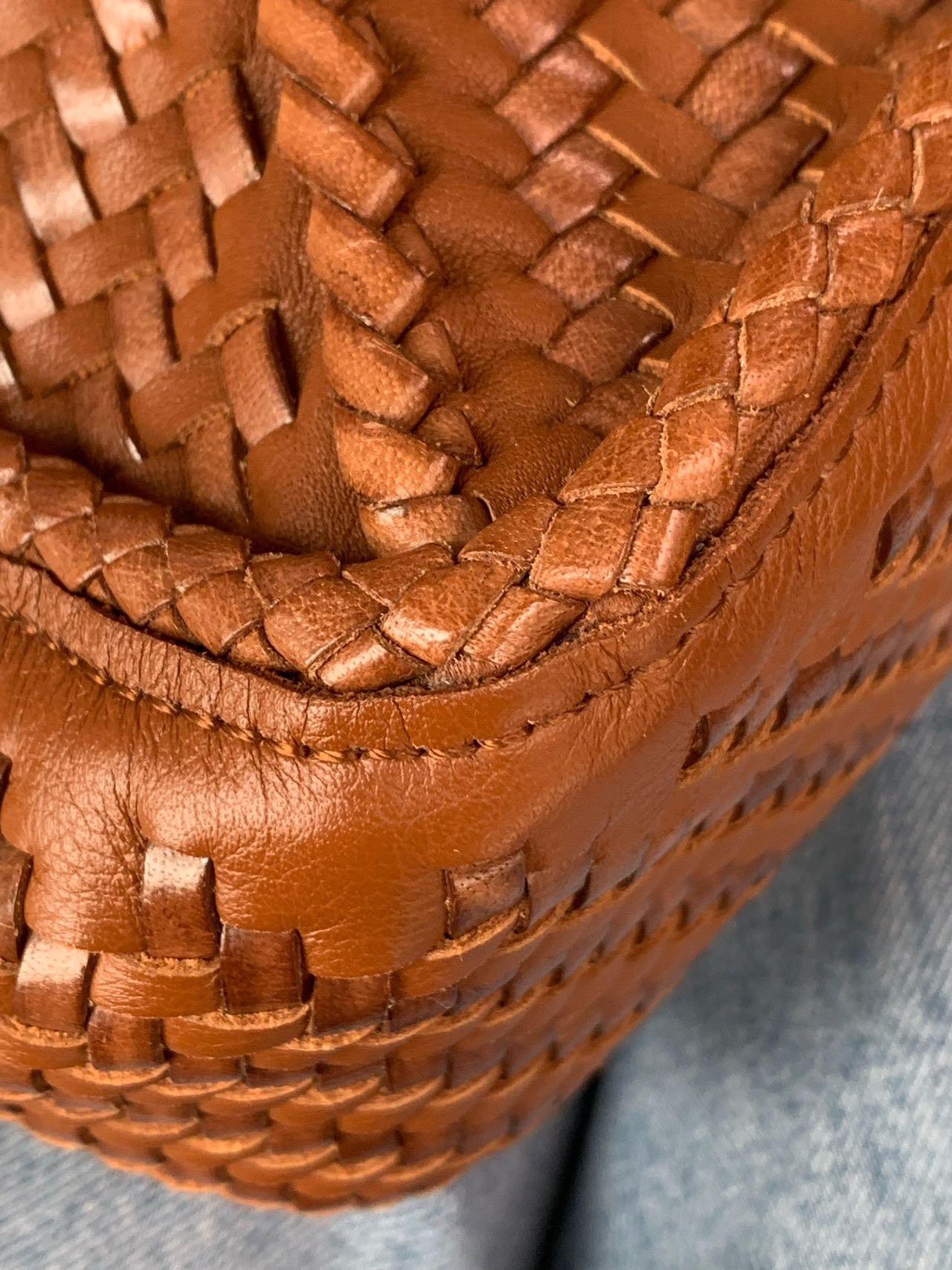 Loewe Puzzle Kleine geflochtene Ledertasche Braun Crossbody Tasche im Angebot 4