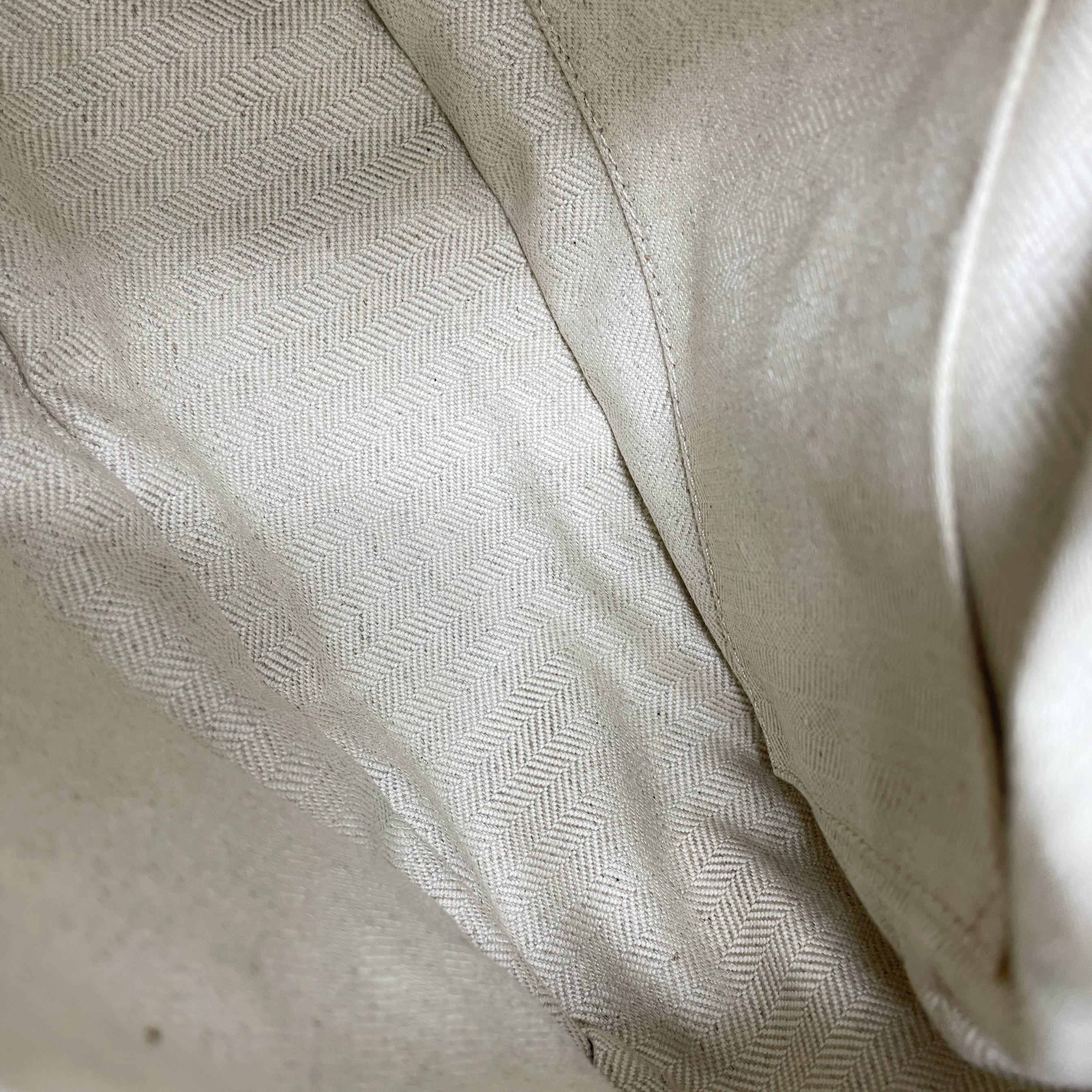 Loewe Puzzle Petit sac à bandoulière en cuir tressé blanc en vente 5