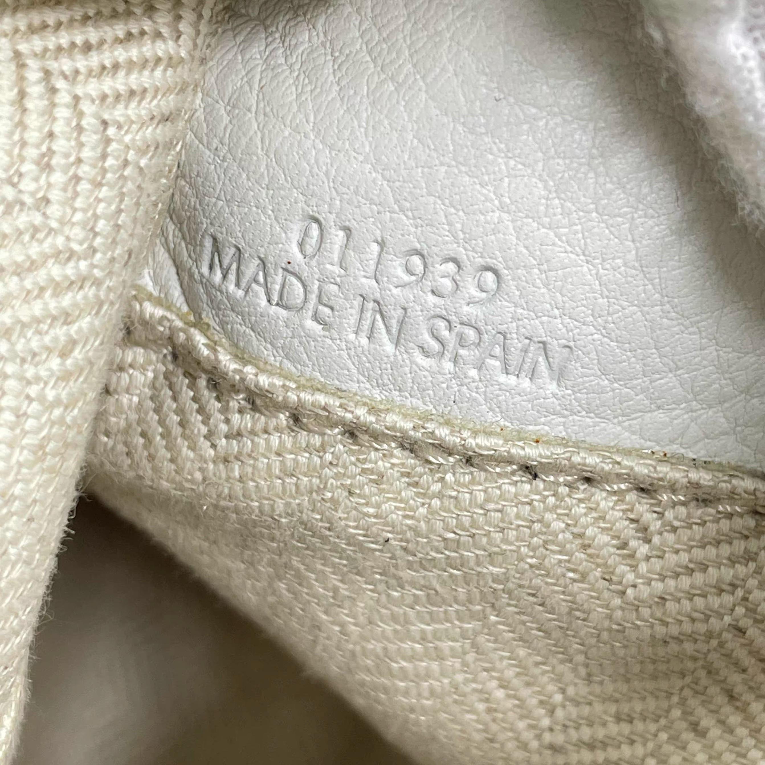 Loewe Puzzle Petit sac à bandoulière en cuir tressé blanc en vente 9