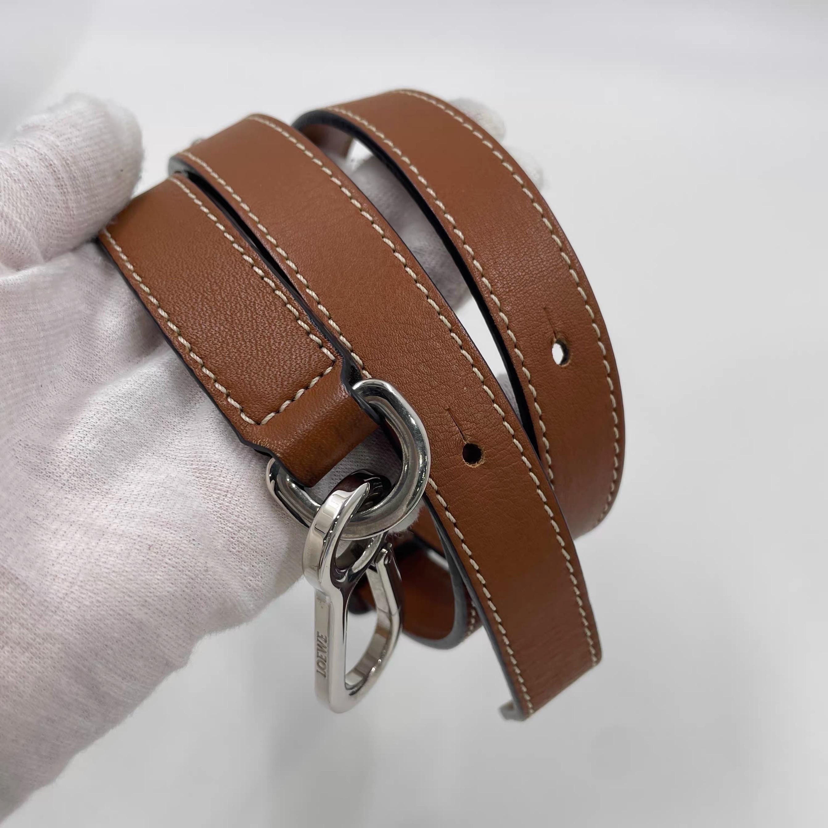 Loewe Puzzle Petit sac à bandoulière en cuir tressé blanc en vente 12