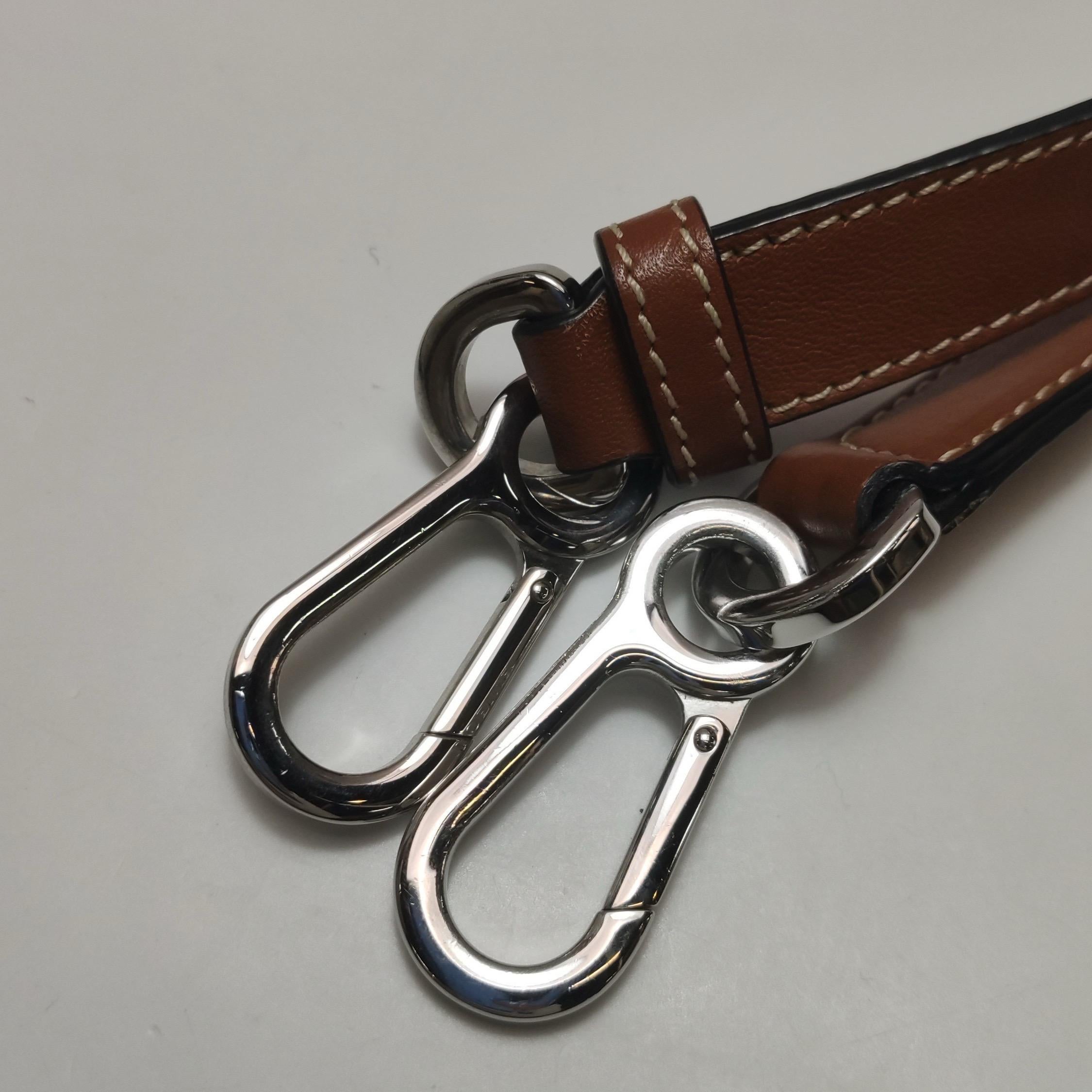 Loewe Puzzle Petit sac à bandoulière en cuir tressé blanc en vente 4