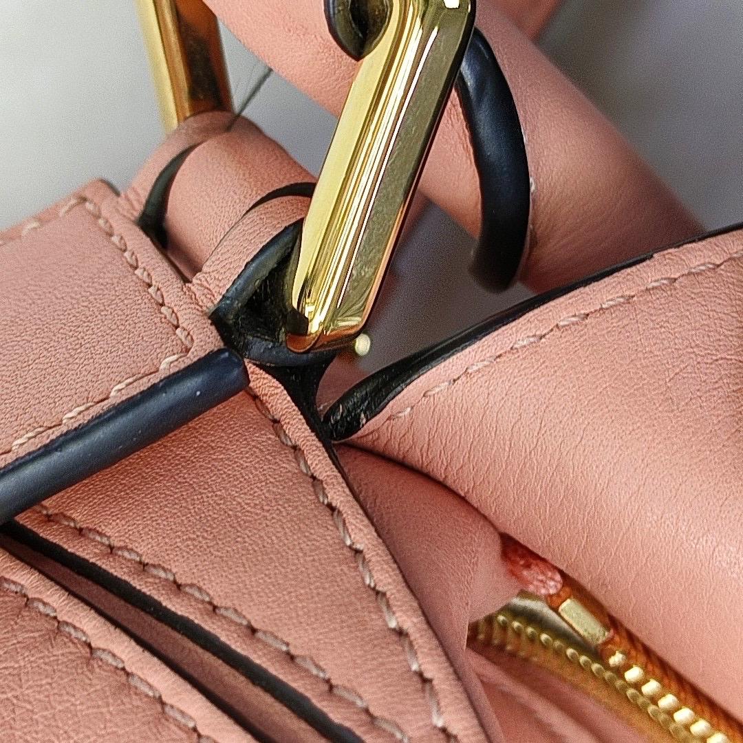 Loewe Puzzle Small Mauve Dusty Pink Calfskin leather bag For Sale 10