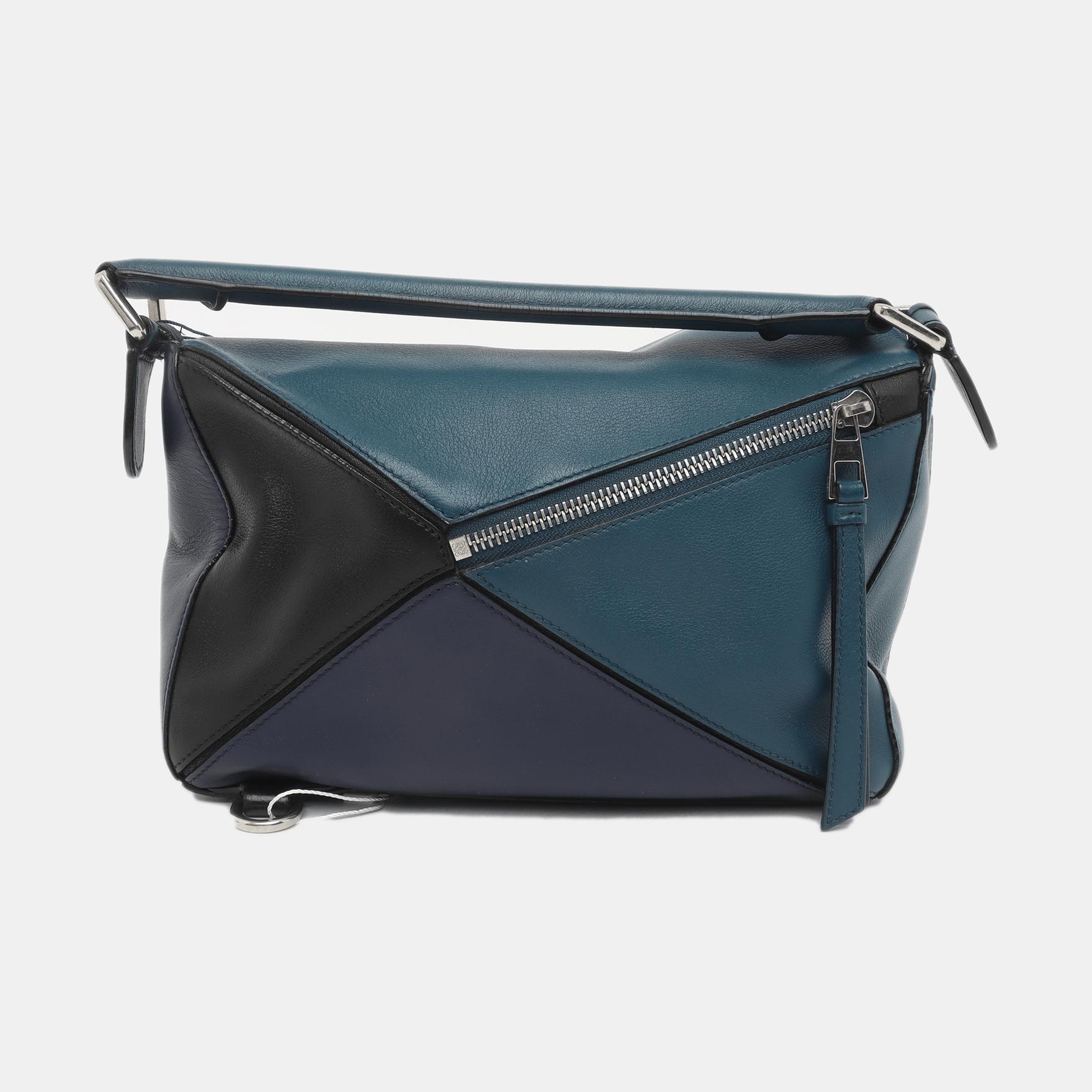 Loewe Puzzle Small Multicolor Navy Calfskin leather bag In Good Condition For Sale In AUBERVILLIERS, FR