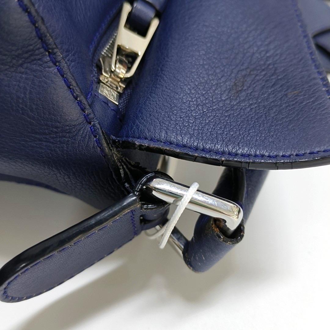 Loewe Sac en cuir de veau Puzzle Small Navy en vente 7