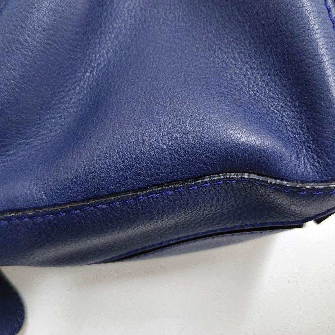 Loewe Sac en cuir de veau Puzzle Small Navy en vente 12