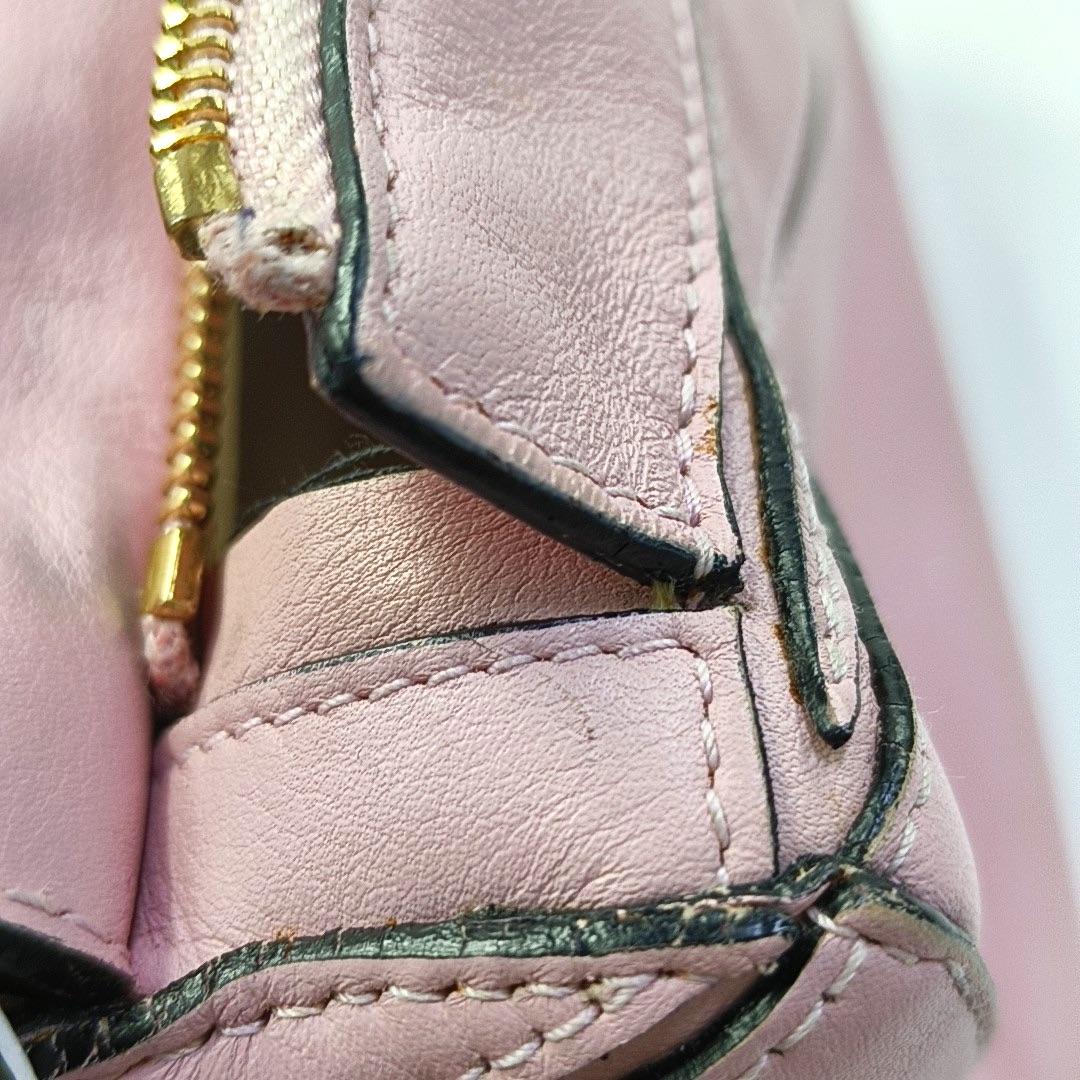 Loewe Puzzle Kleine rosa Umhängetasche im Angebot 8