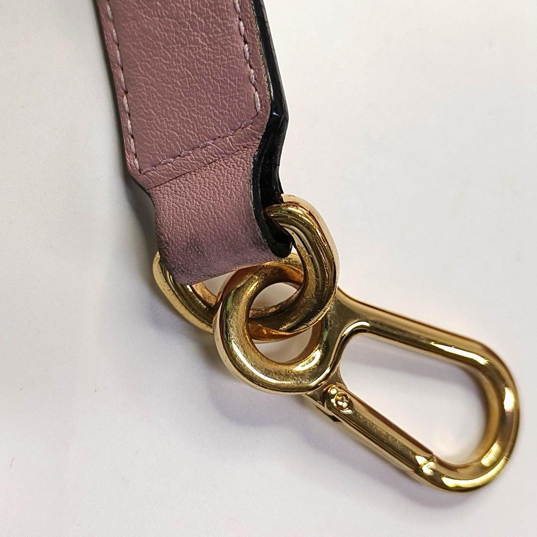 Loewe Puzzle Kleine rosa Umhängetasche im Angebot 9