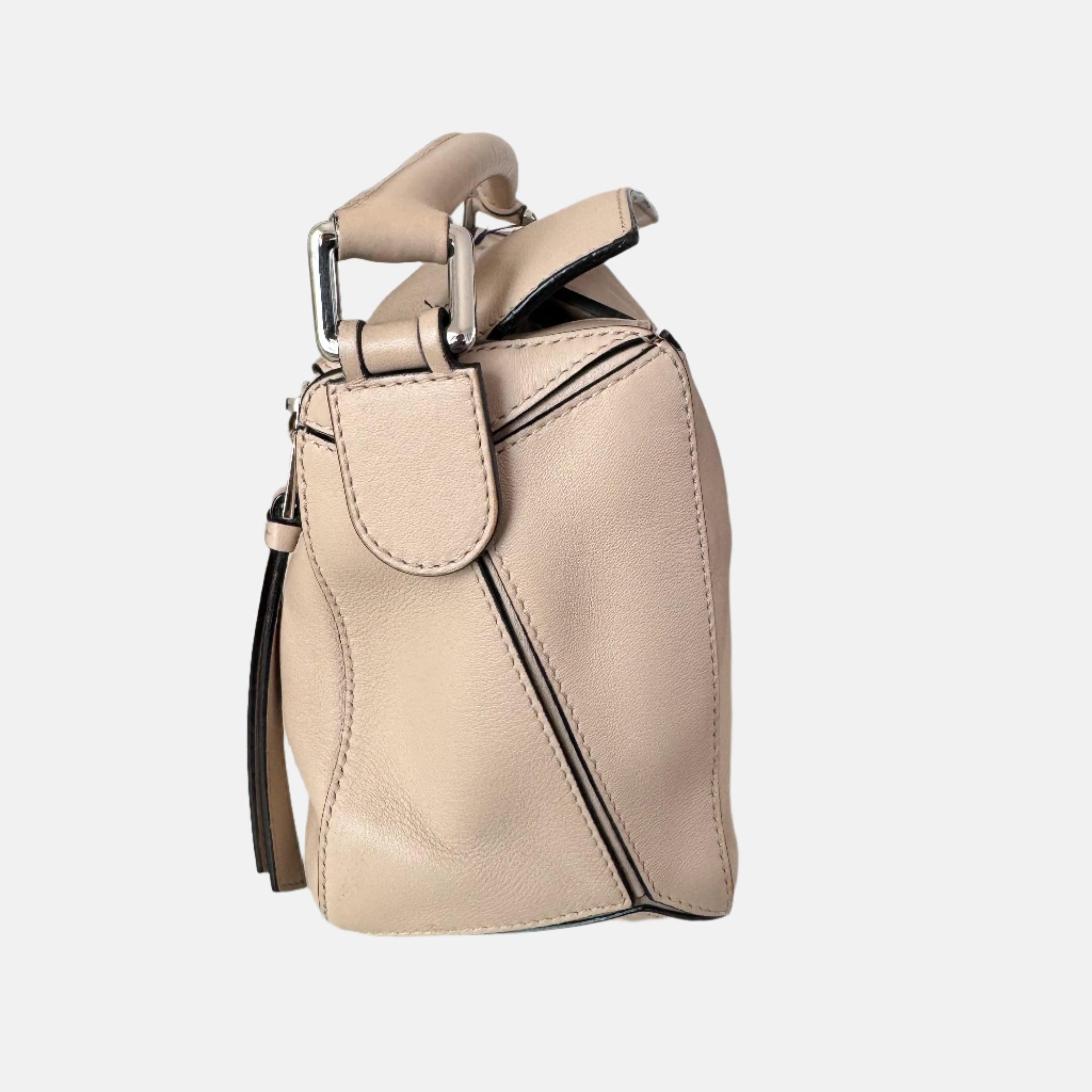 Loewe Puzzle Small Sand Beige Crossbody Bag In Excellent Condition For Sale In AUBERVILLIERS, FR