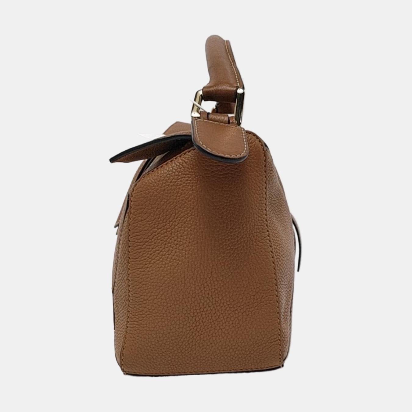 Loewe Puzzle Small Tan Brown Calfskin leather bag In Good Condition For Sale In AUBERVILLIERS, FR