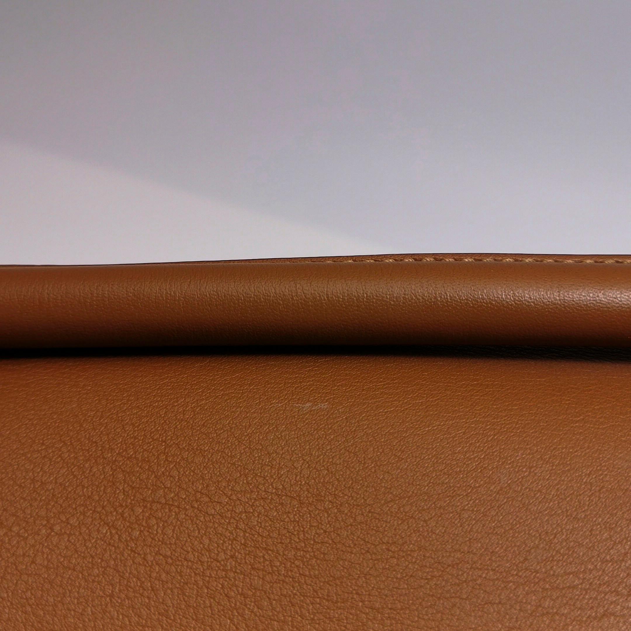 Loewe Puzzle Kleine Tasche aus braunem Kalbsleder Weißes Logo im Angebot 11