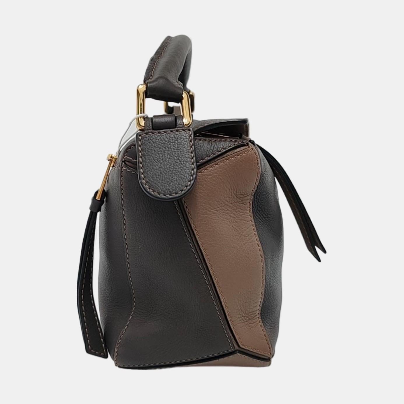Loewe Puzzle Small Tricolor Black Grey Calfskin leather bag In Good Condition For Sale In AUBERVILLIERS, FR