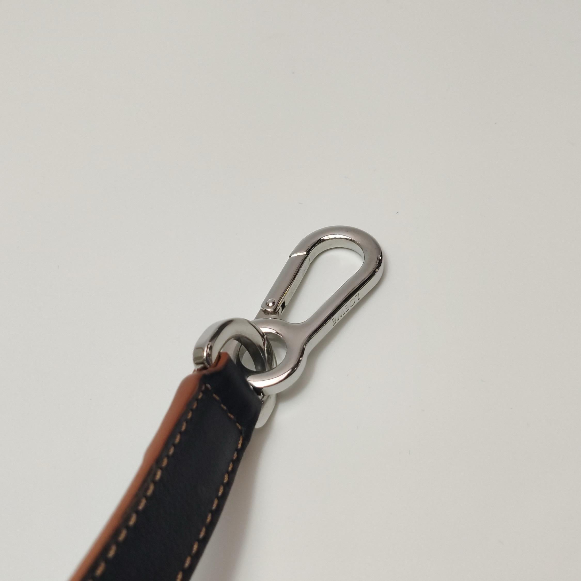 Loewe Puzzle Small Tricolor Black Grey Calfskin Leather Braided Handle Crossbody (en anglais) en vente 7