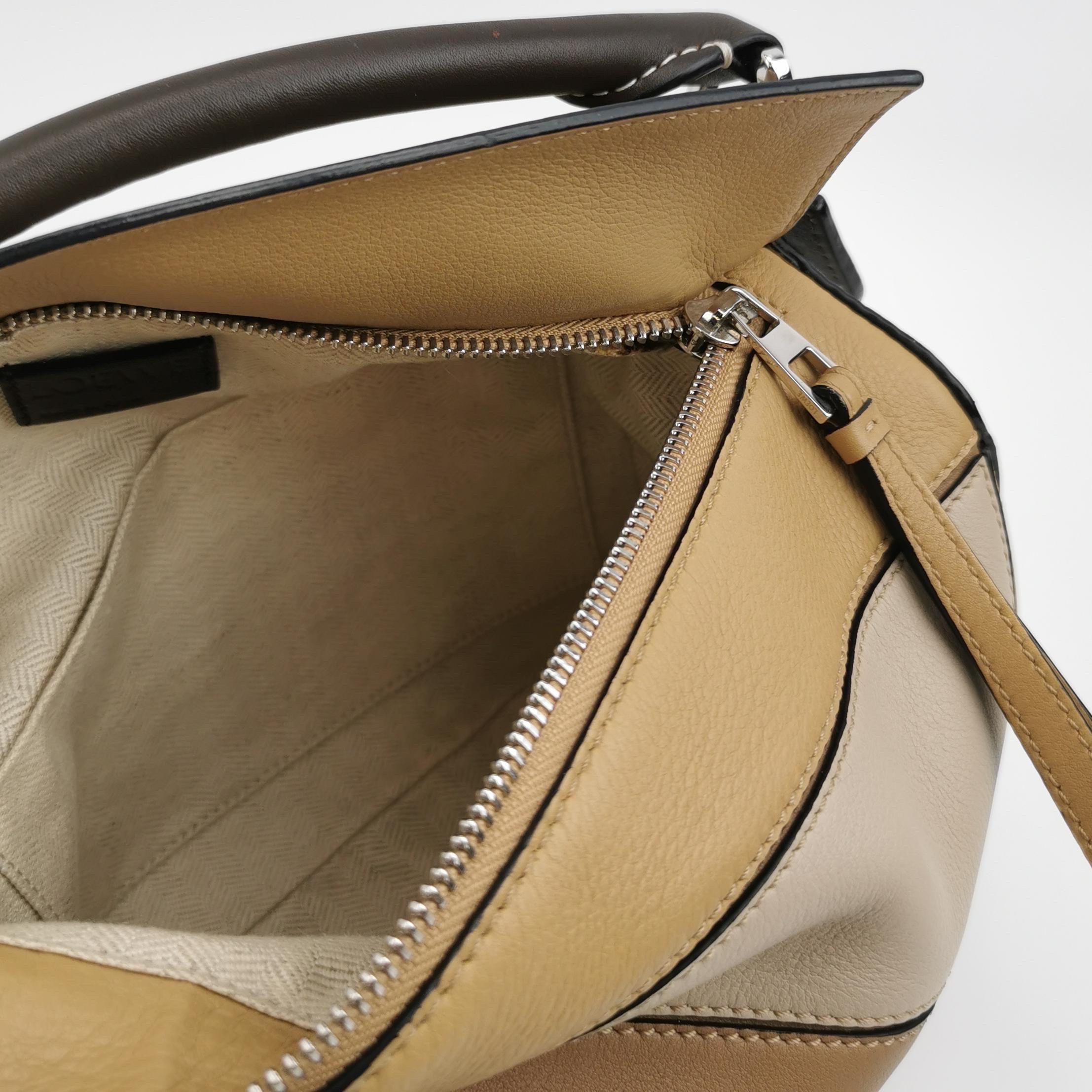 Loewe Puzzle Small Tricolor Brown Beige Yellow Crossbody Bag Bon état à AUBERVILLIERS, FR