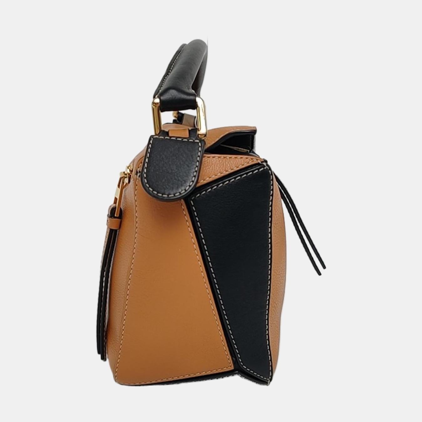 Loewe Puzzle Small Tricolor Karamell Sand Schwarz Crossbody Tasche im Zustand „Hervorragend“ im Angebot in AUBERVILLIERS, FR