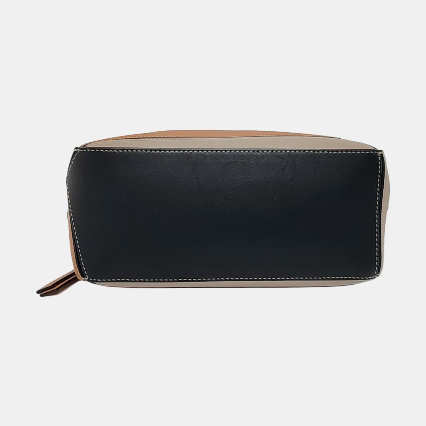 Loewe Puzzle Small Tricolor Karamell Sand Schwarz Crossbody Tasche im Angebot 1