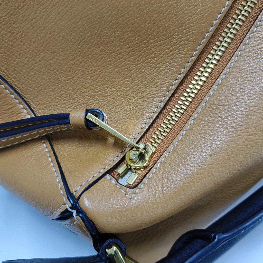 Loewe Puzzle Small Tricolor Karamell Sand Schwarz Crossbody Tasche im Angebot 4