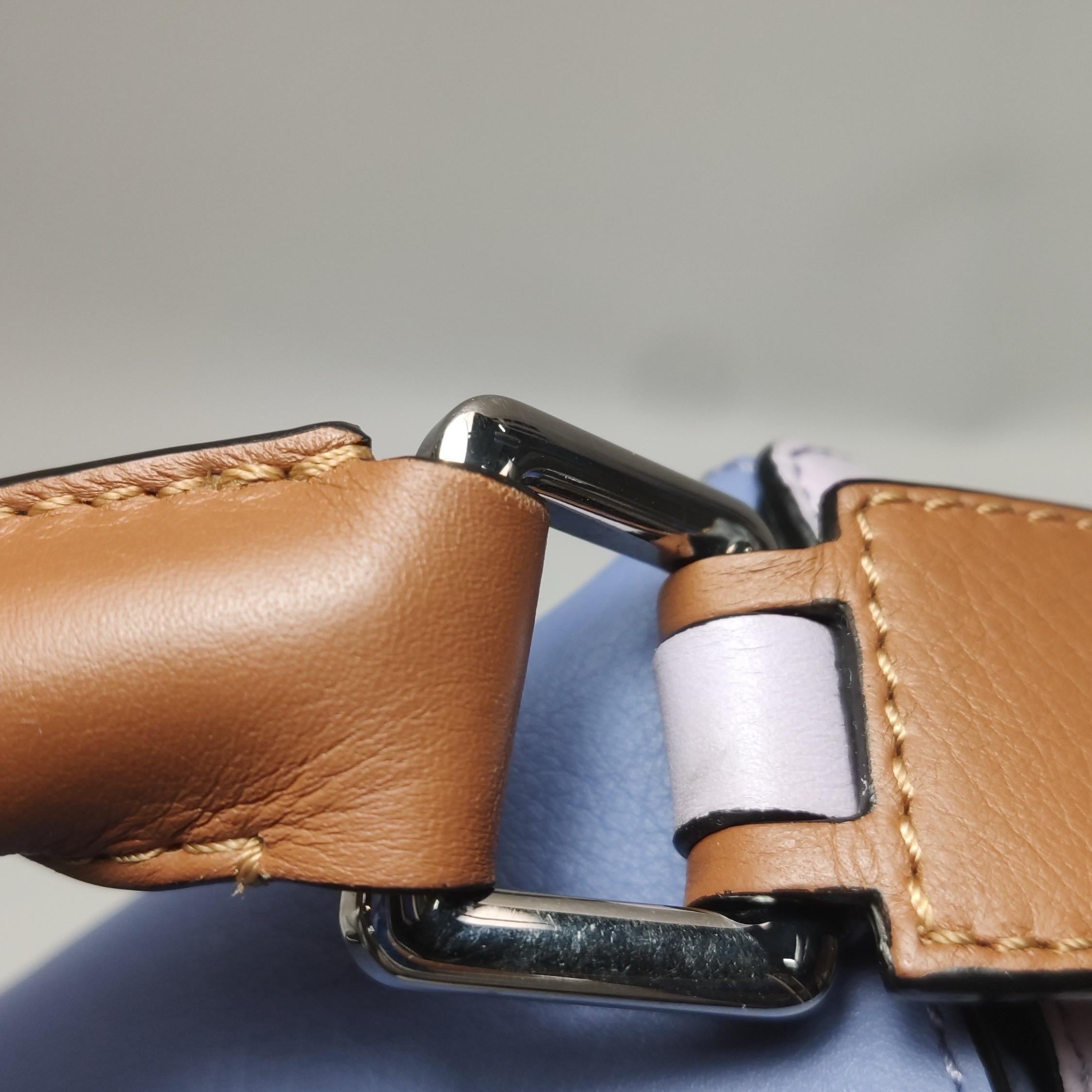 Bolso Crossbody de piel de becerro Loewe Puzzle Pequeño Tricolor Morado Rosa Gris en venta 12