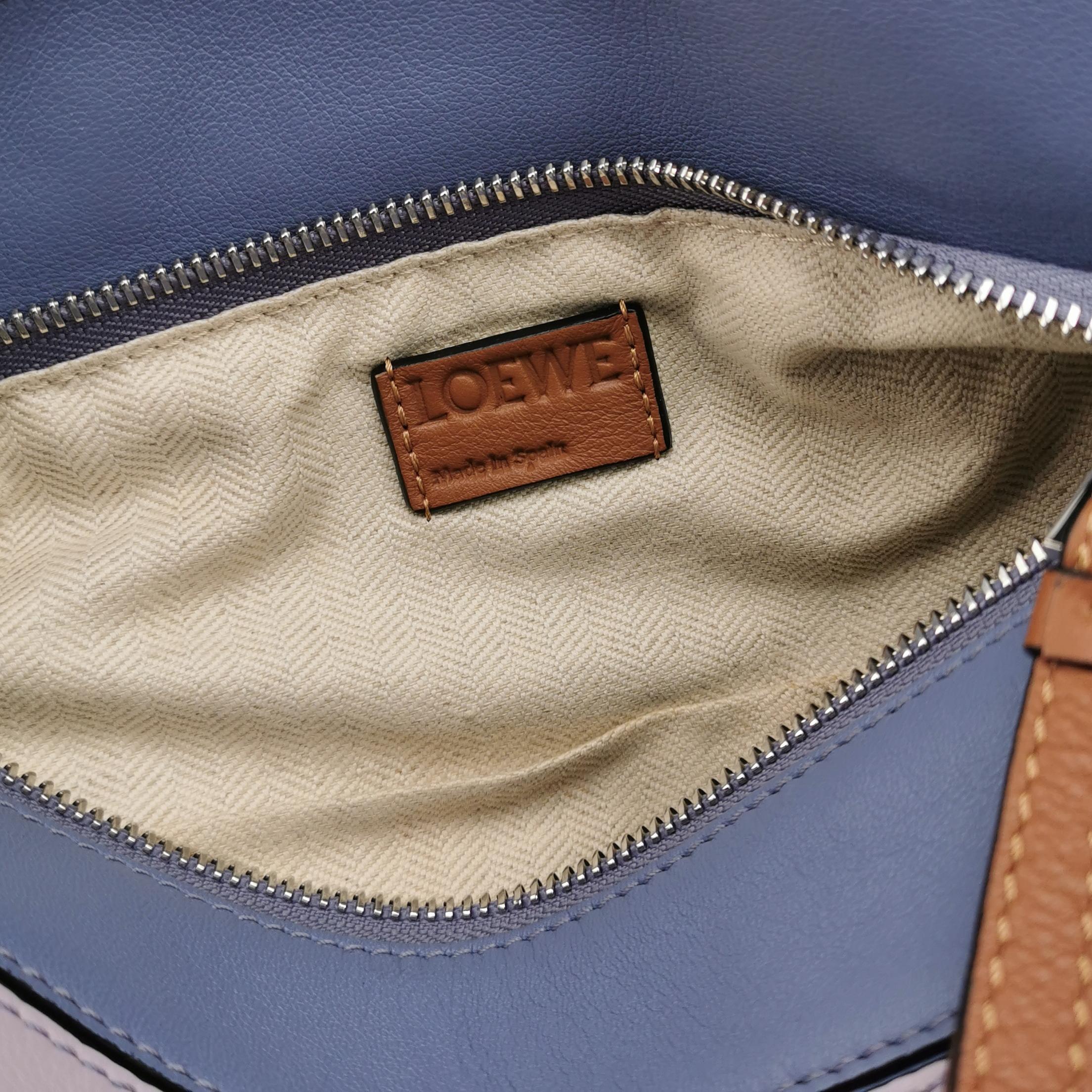 Bolso Crossbody de piel de becerro Loewe Puzzle Pequeño Tricolor Morado Rosa Gris en venta 2