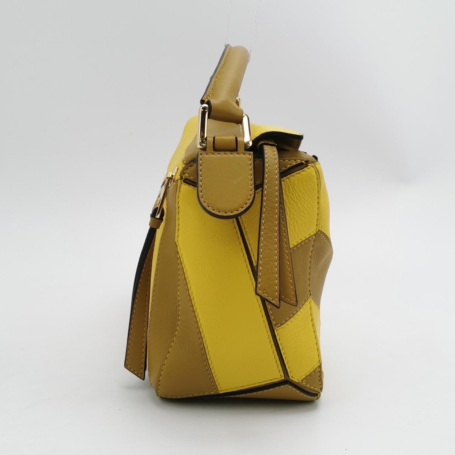 Loewe Puzzle Small Yellow Brown Stripes Crossbody Bag In Excellent Condition In AUBERVILLIERS, FR