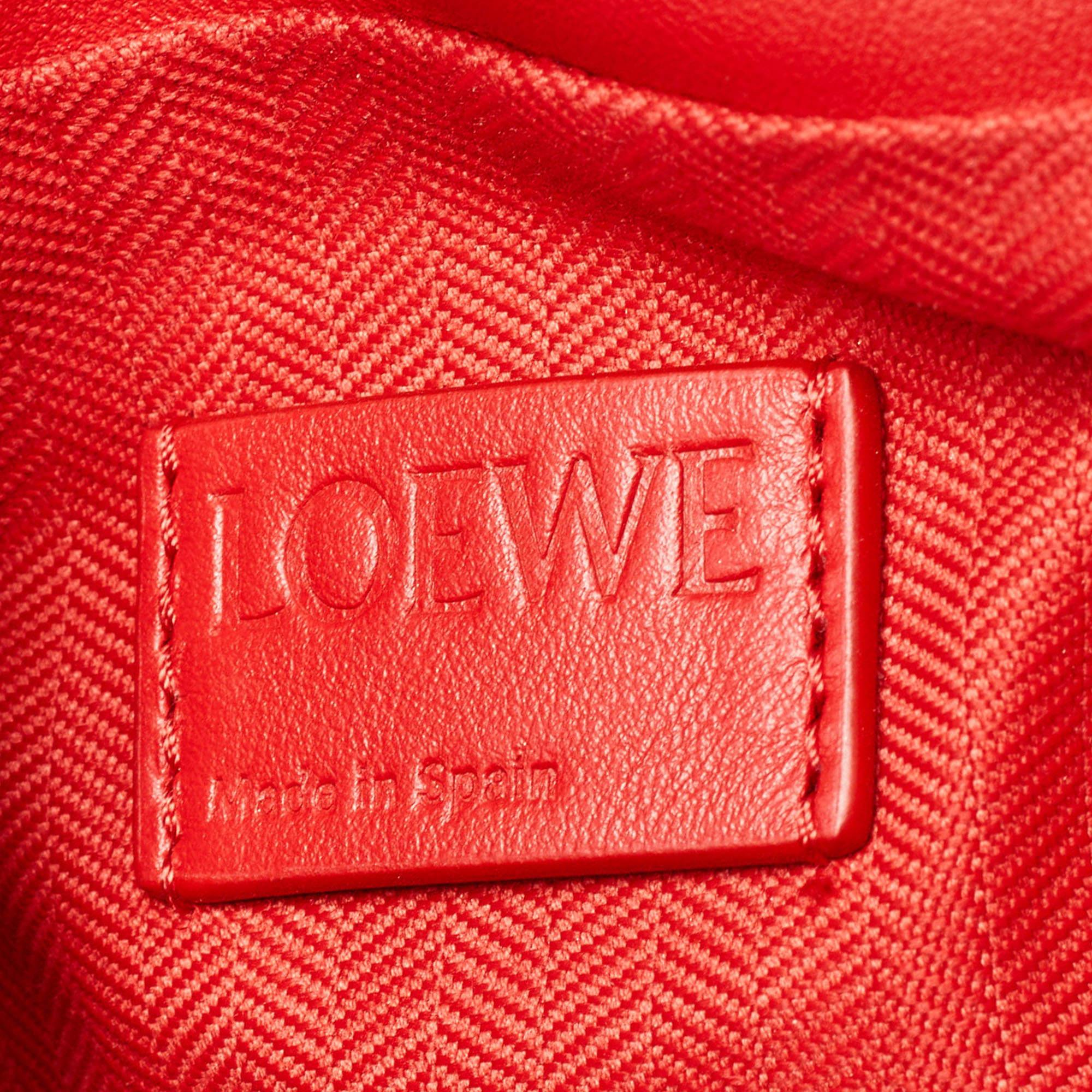 Loewe pochette Flamenco de taille moyenne en vente 3