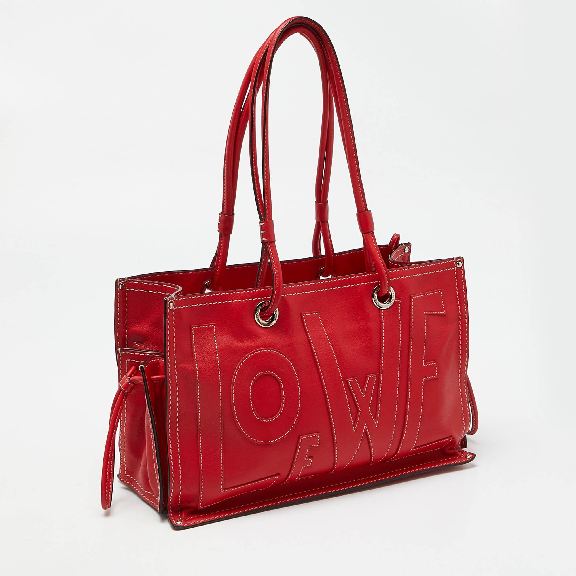 Loewe Red Leather Tote with Wallet In Fair Condition In Dubai, Al Qouz 2