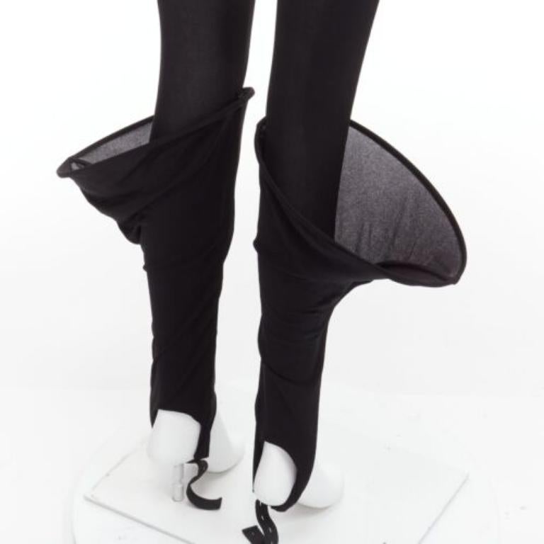 LOEWE Runway Hoop black 3D cuff semi sheer stirred up legging pants FR36 S
Reference: BSHW/A00059
Brand: Loewe
Designer: JW Anderson
Collection: Runway
Material: Viscose
Color: Black
Pattern: Solid
Closure: Elasticated
Made in: