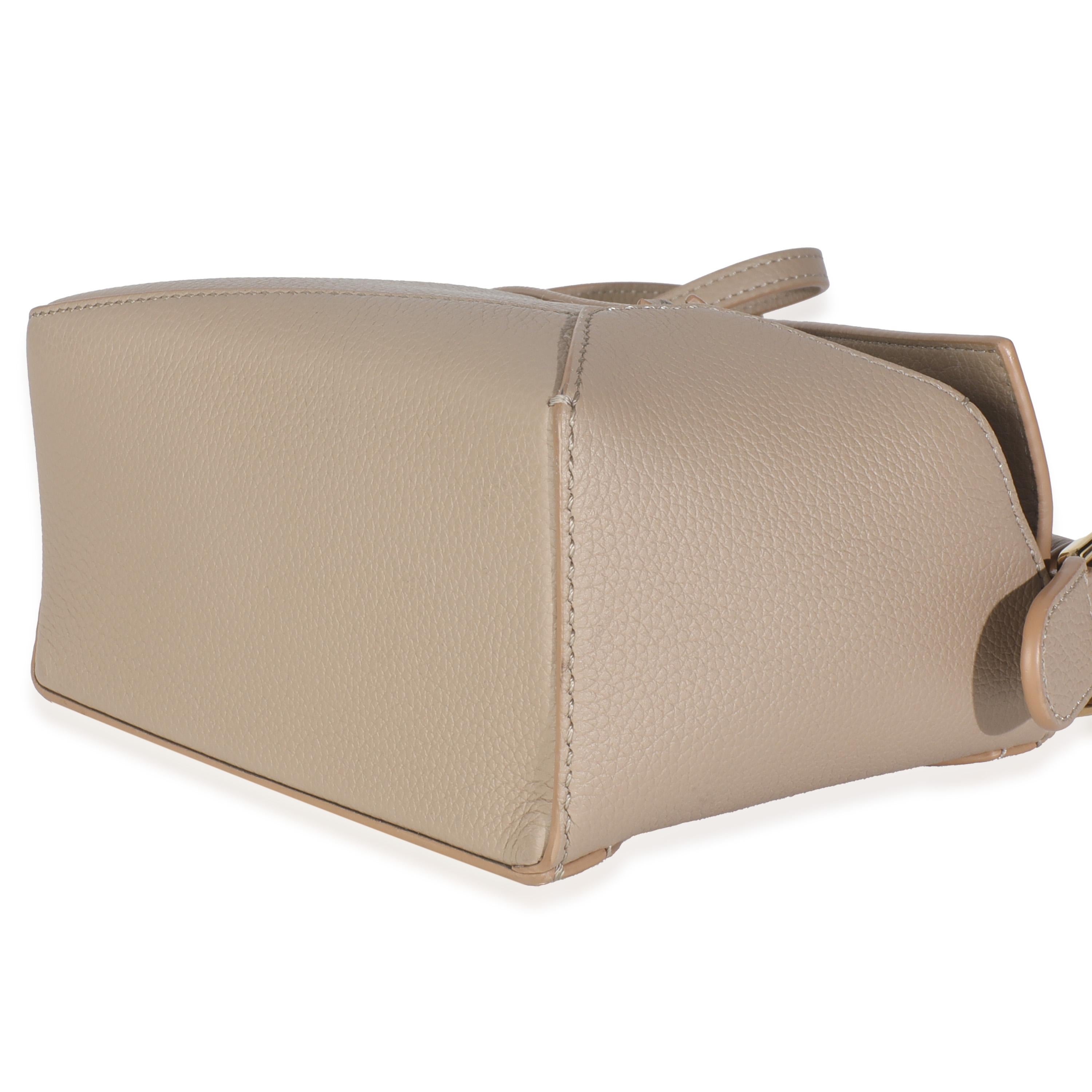 Donna Loewe Sand Calfskin Mini Puzzle Edge Bag in vendita