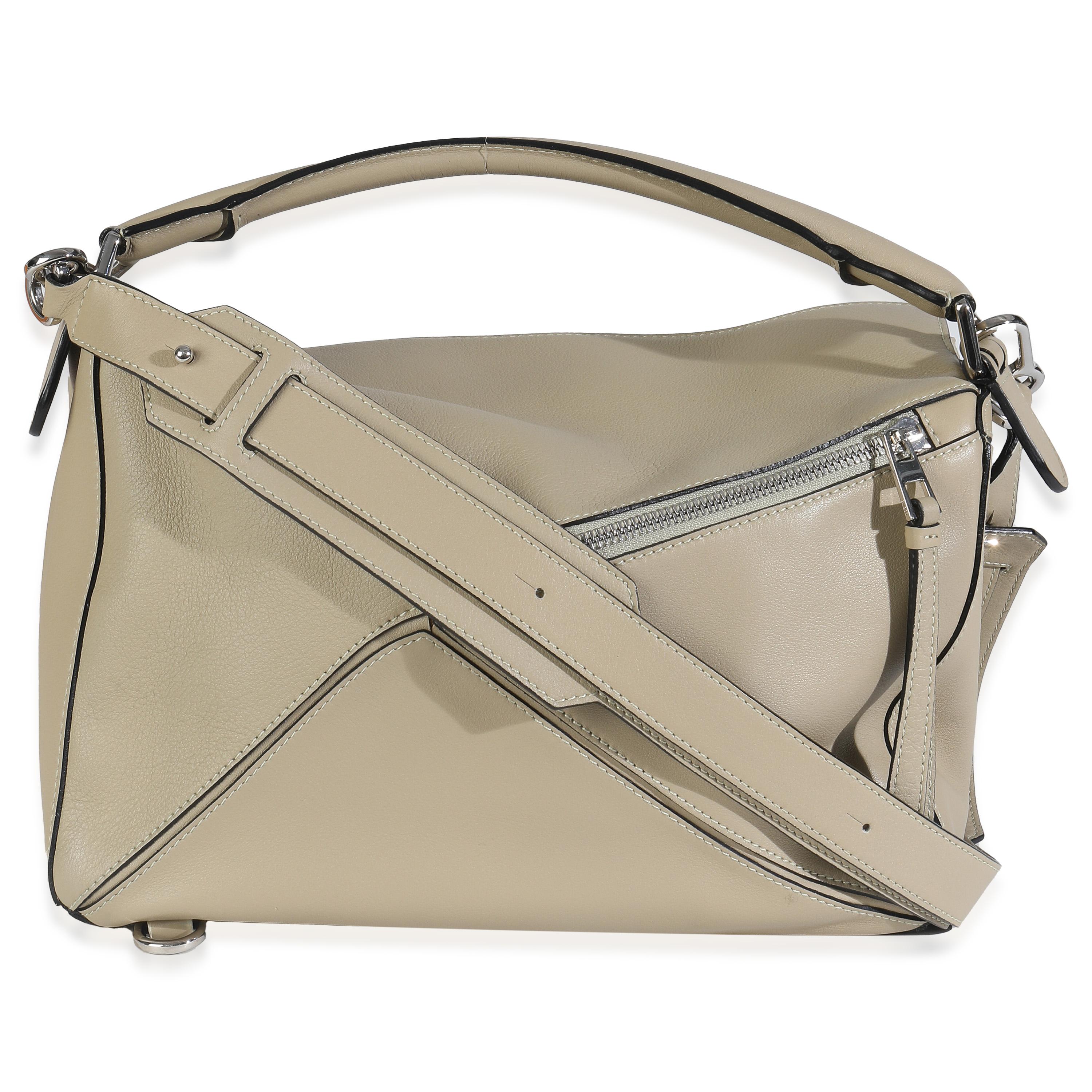 Loewe Sand Smooth Calfskin Medium Puzzle Bag en vente 1