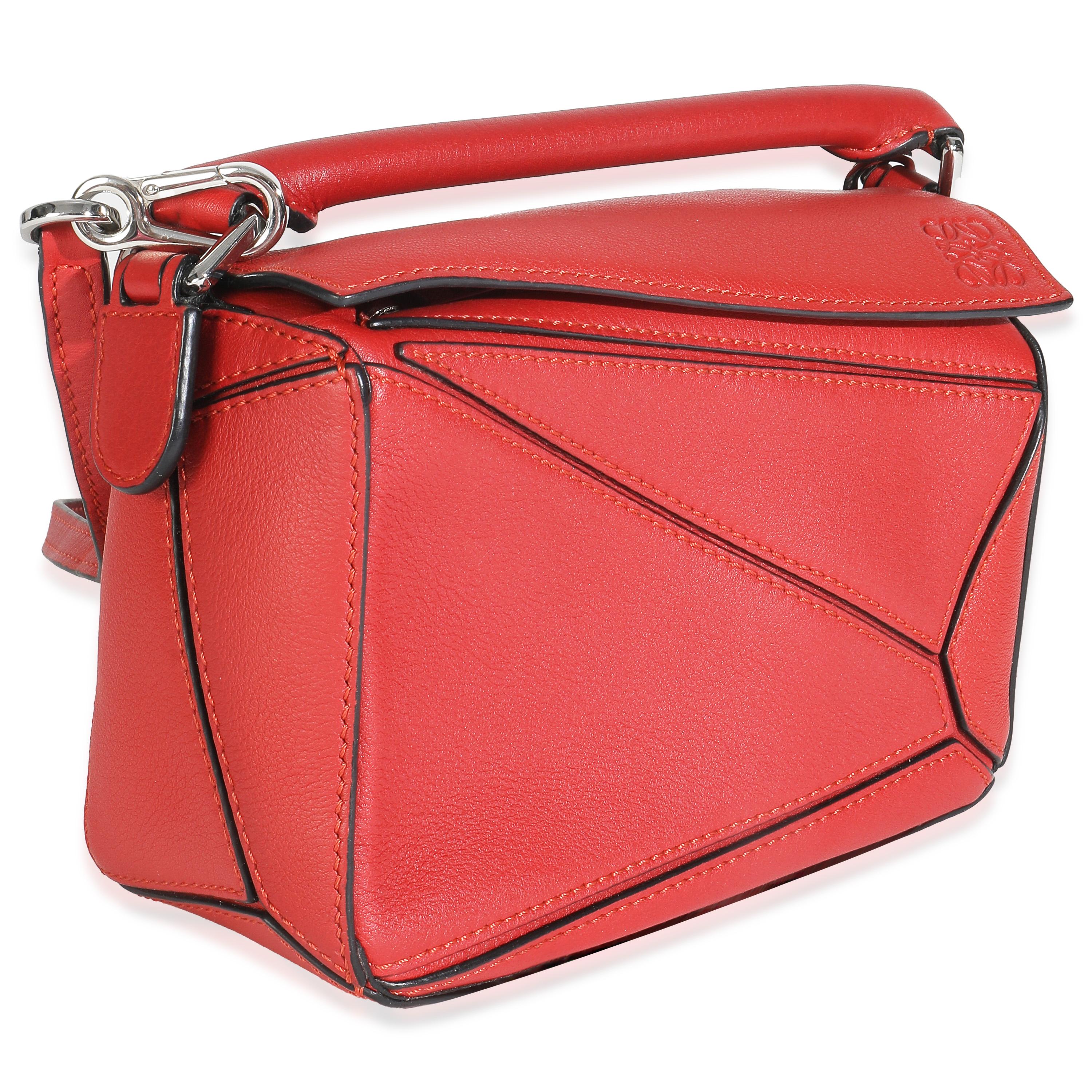 Rouge Loewe Scarlet Calfskin Mini Puzzle Bag en vente