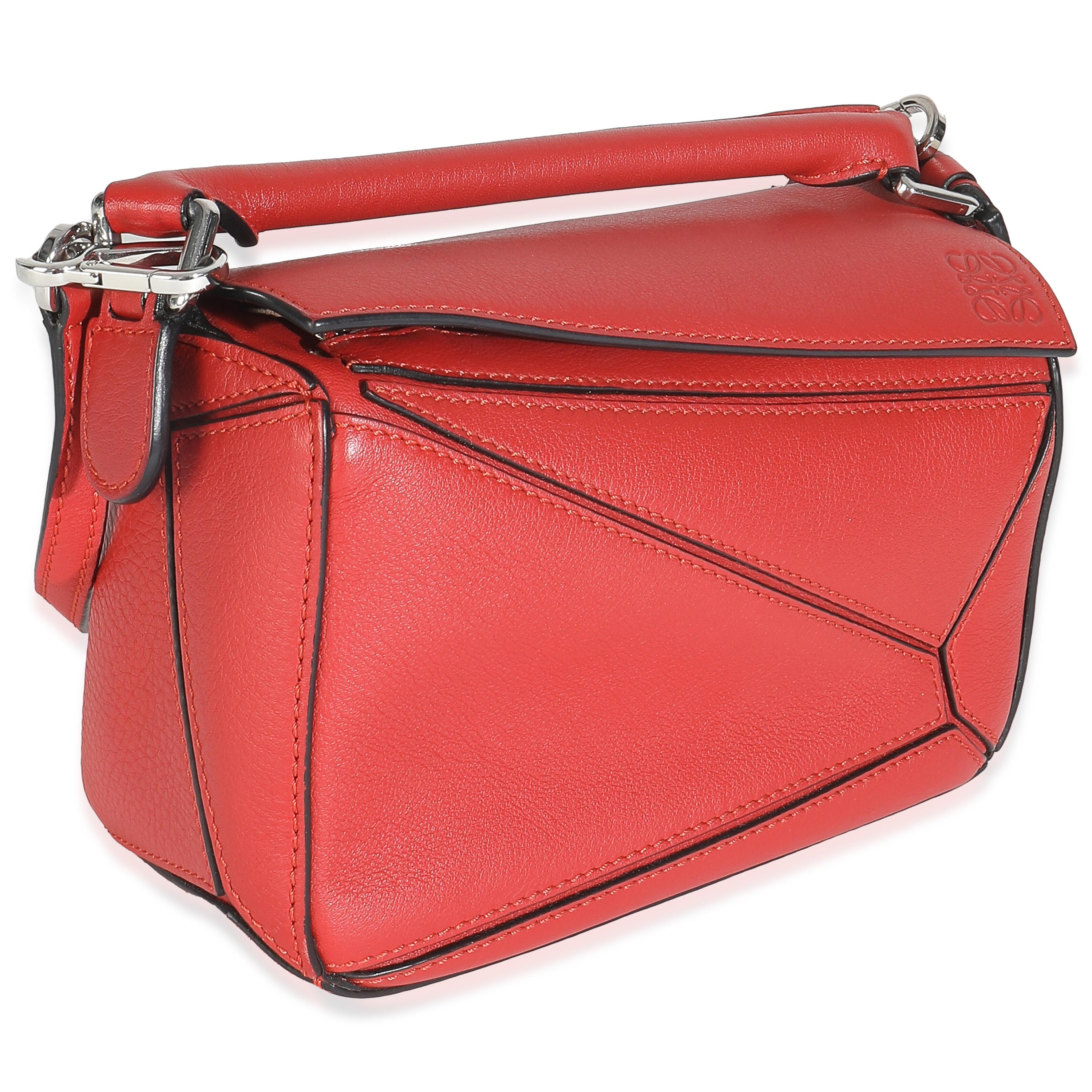 Rosso Loewe Scarlet Calfskin Mini Puzzle Bag in vendita