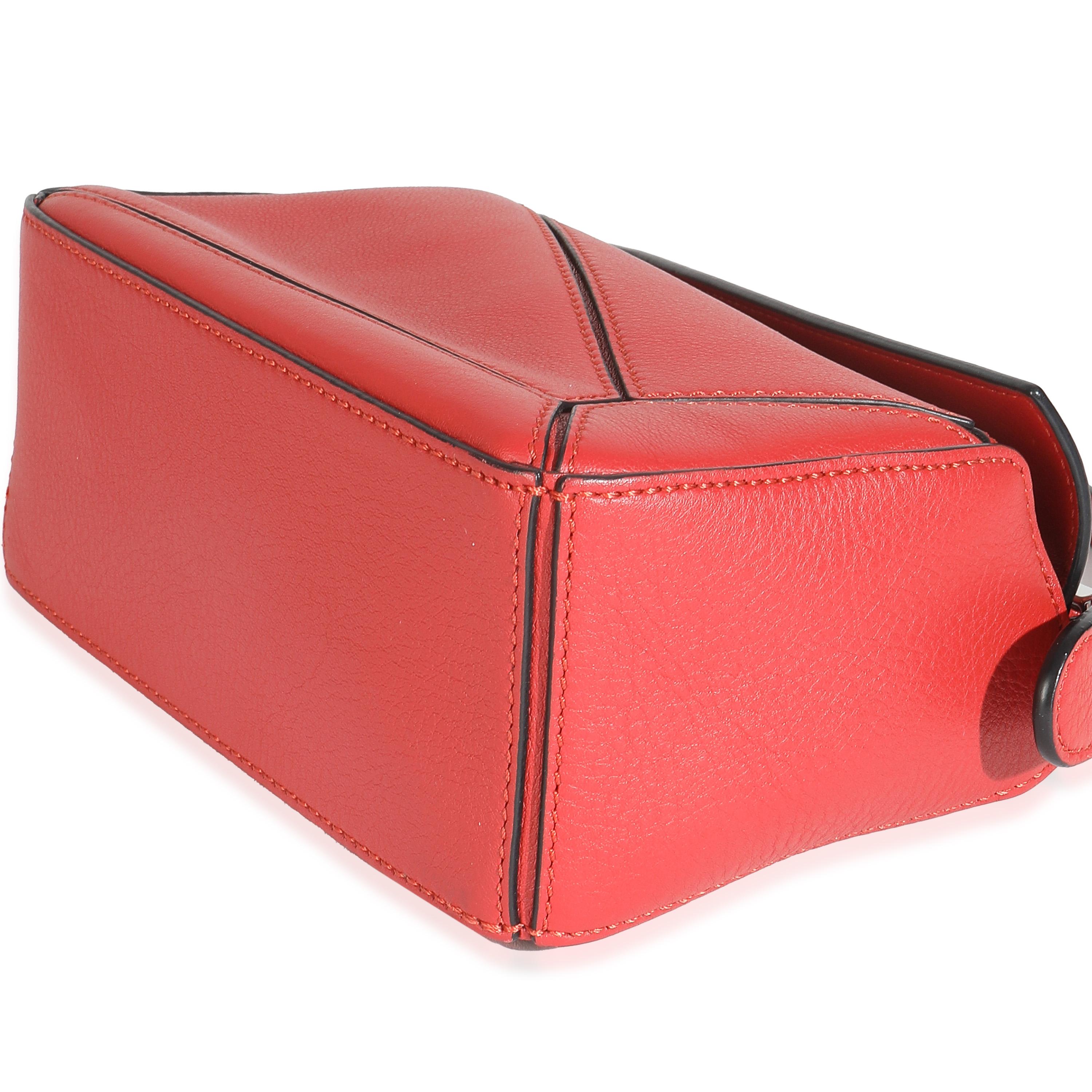 Donna Loewe Scarlet Calfskin Mini Puzzle Bag in vendita