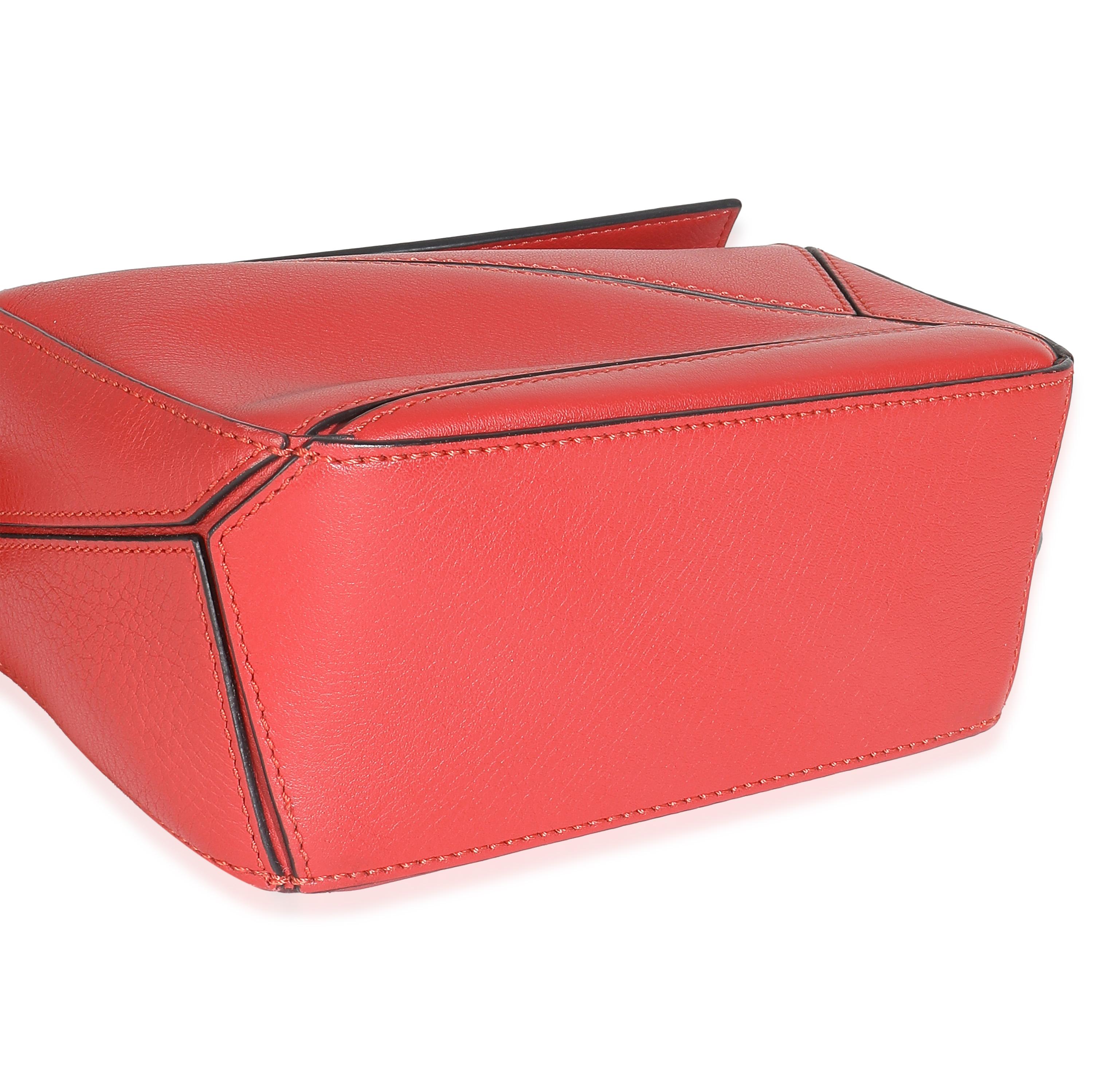 Loewe Scarlet Calfskin Mini Puzzle Bag in vendita 2