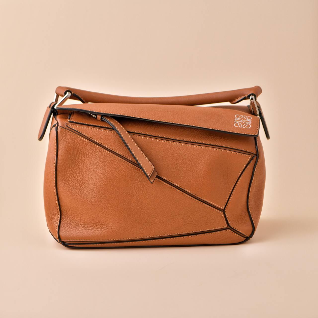 Loewe Small Puzzle Caramel Leather Shoulder Crossbody Bag In Excellent Condition For Sale In Banbury, GB