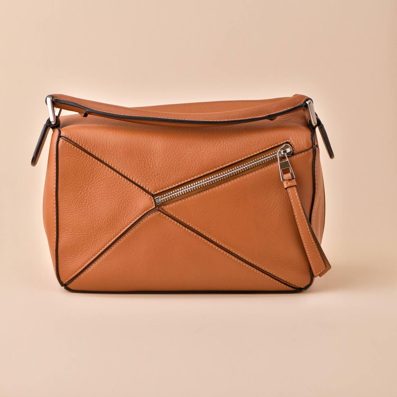 Women's or Men's Loewe Small Puzzle Caramel Leather Shoulder Crossbody Bag For Sale