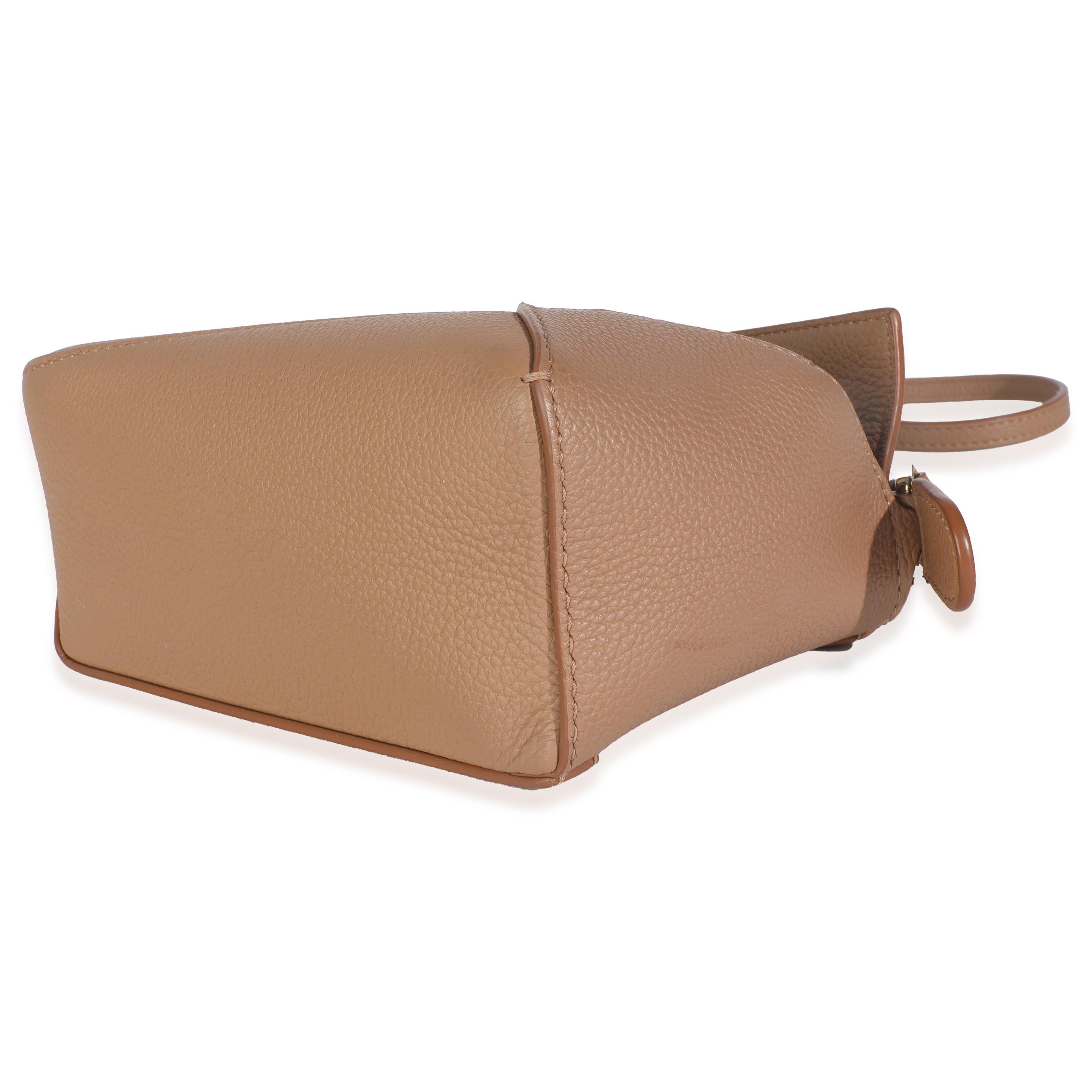 Loewe - Mini sac à main en cuir de veau grainé - Tan Excellent état - En vente à New York, NY