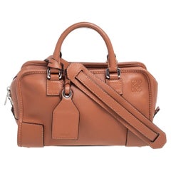 Loewe - Mini sac à bandoulière Amazona en cuir brun clair