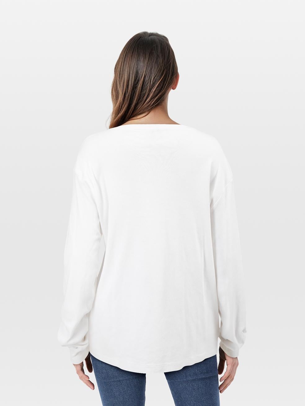 CONDITION is Very good. Minimal wear to the top is evident. Discolouration on the upper front right on this used Loewe designer resale item.
 
 
 
 Details
 
 
 White¬†
 
 Cotton
 
 Top
 
 Long sleeves
 
 Graphic print detail
 
 Round neck
 
 
 
