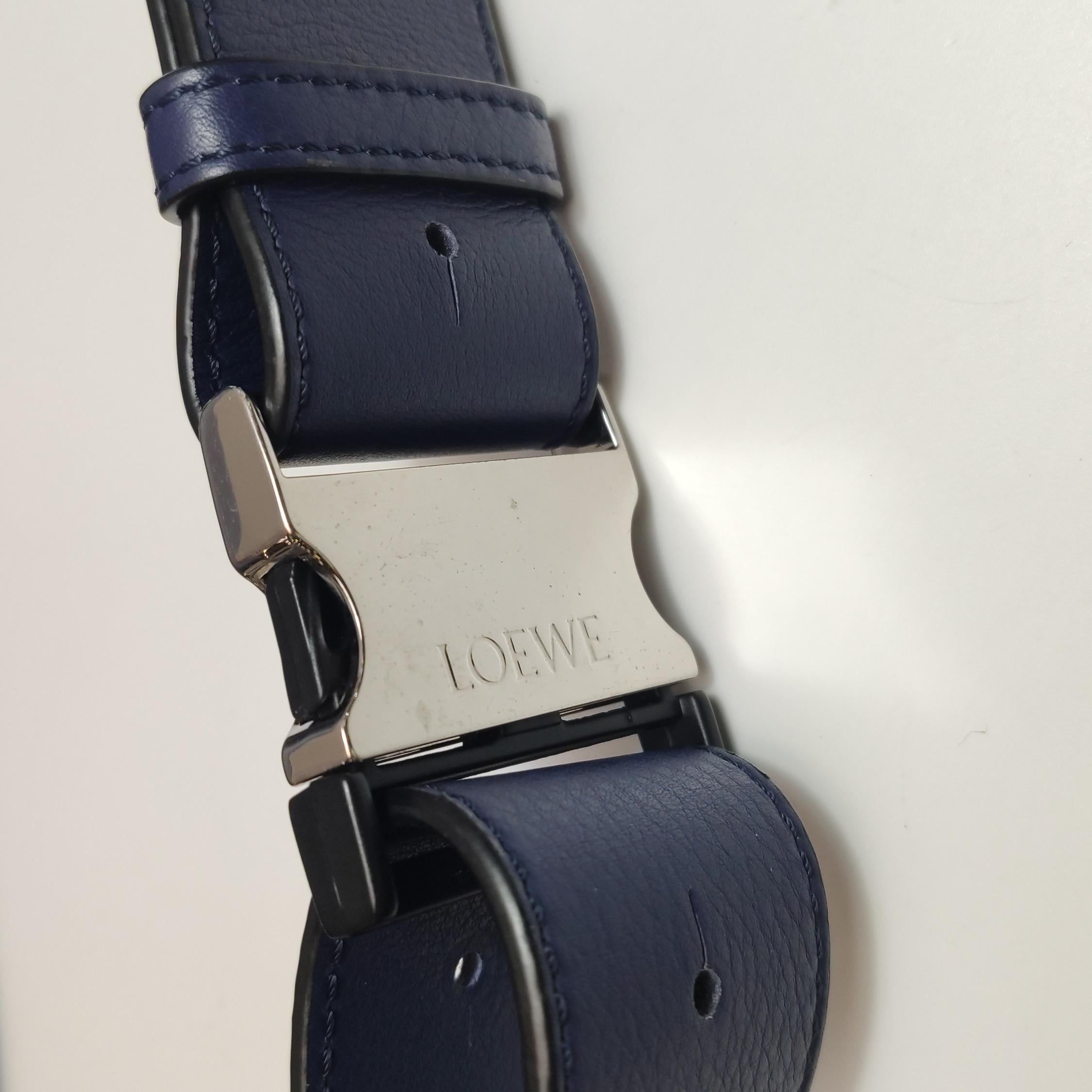 Riñonera Loewe x Howl's Moving Castle Studio Ghibli Calcifer Puzzle Pequeño Azul Marino en venta 4