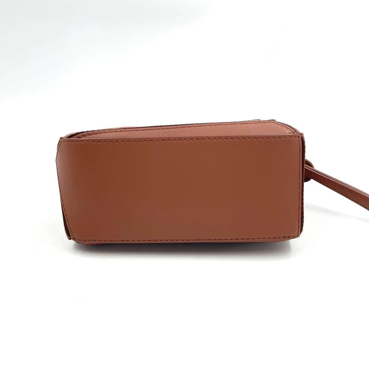 Loewe x Studio A Moving Castle Studio Ghibli Collection'S Puzzle Calcifer Mini Marrone In condizioni Nuovo a AUBERVILLIERS, FR