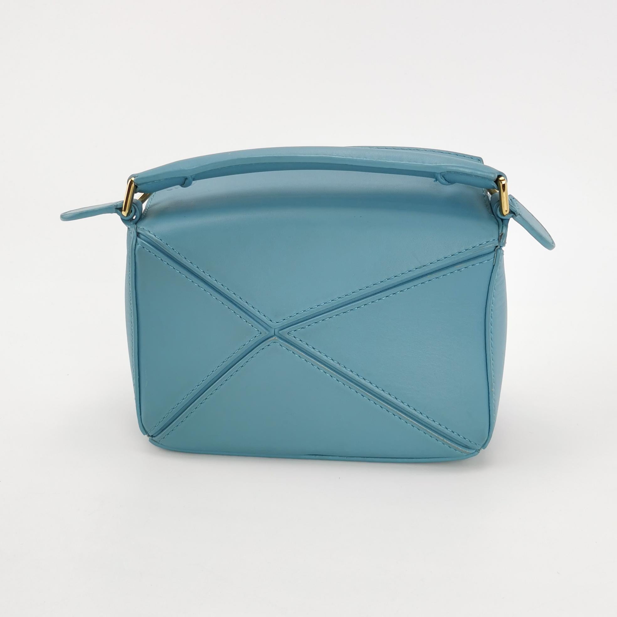 Loewe x Studio's Moving Castle Studio Ghibli Collection Puzzle Mini Blue Dog in vendita 1