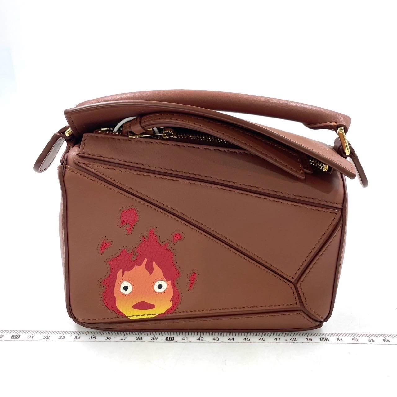 Loewe x Howl's Moving Castle Studio Ghibli Puzzle Calcifer Mini Tan Brown In Excellent Condition For Sale In AUBERVILLIERS, FR