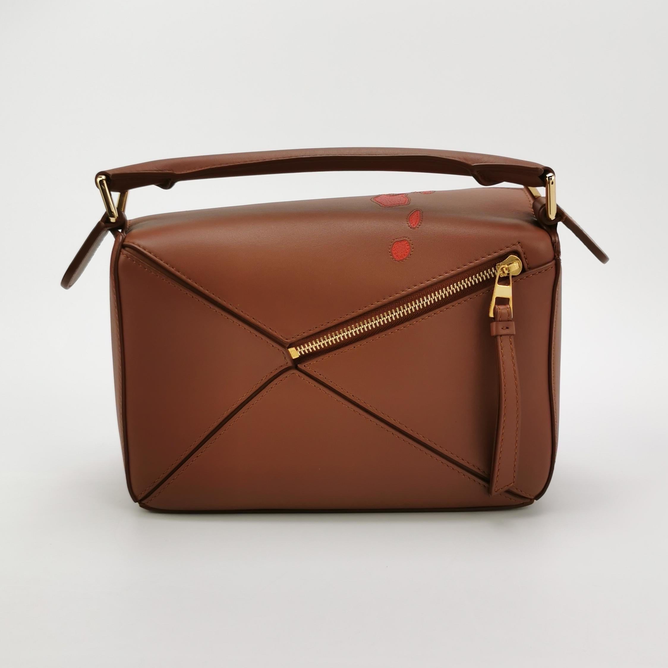 Marrone Loewe x Studio A Moving Castle Studio Ghibli Puzzle Calcifer Piccolo Tan Caramel in vendita